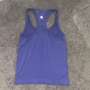 Lululemon Swiftly Tech Racerback 2.0
/ Size 2 / Color: Lilac 🪻